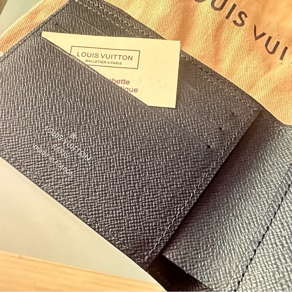 100% Authentic Rare Louis Vuitton Wallet - Picture 8 of 10